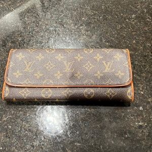 Authentic LOUIS VUITTON Monogram Pochette Twin GM Bag